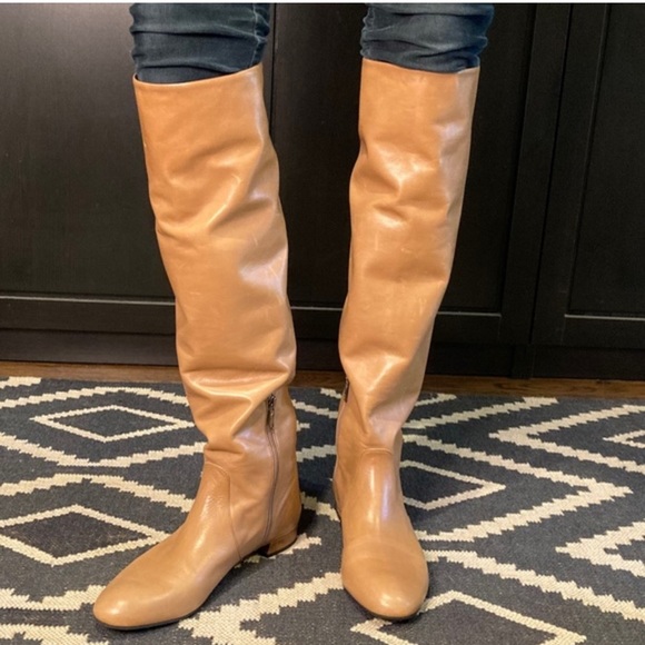 Prada designer boots flat with rubber sole - Picture 5 of 9